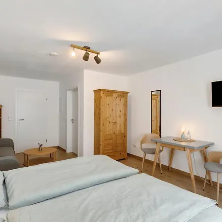 Zeihaeaenger Stubb Guest house